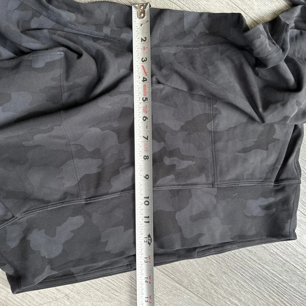 Lululemon Women's Size 12 Black Camo Aliga Capris Jogger Leggings Pockets